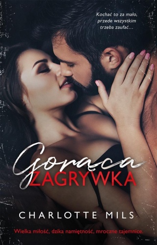 Gorąca zagrywka, Charlotte Mils