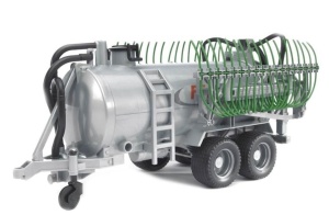 PRZYCZEPA CYSTERNA FLIEGL + ZRASZACZ, BRUDER