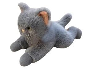 MASKOTKA KOT 55CM LEŻĄCY SZARY, MADEJ