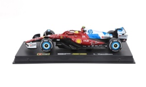 FERRARI FORMULA (WITH HELMET&PLASTIC STAND) 1:43
