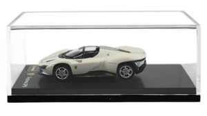 FERRARI DAYTONA SP3 1:64 WHITE, BBURAGO